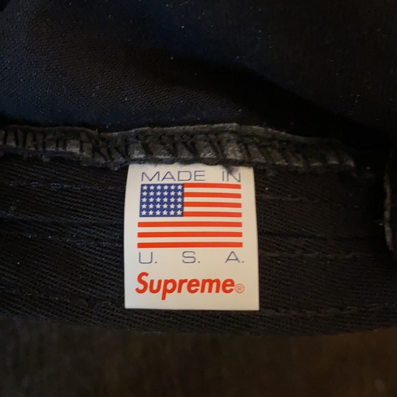 Supreme - Picture 2 of 6